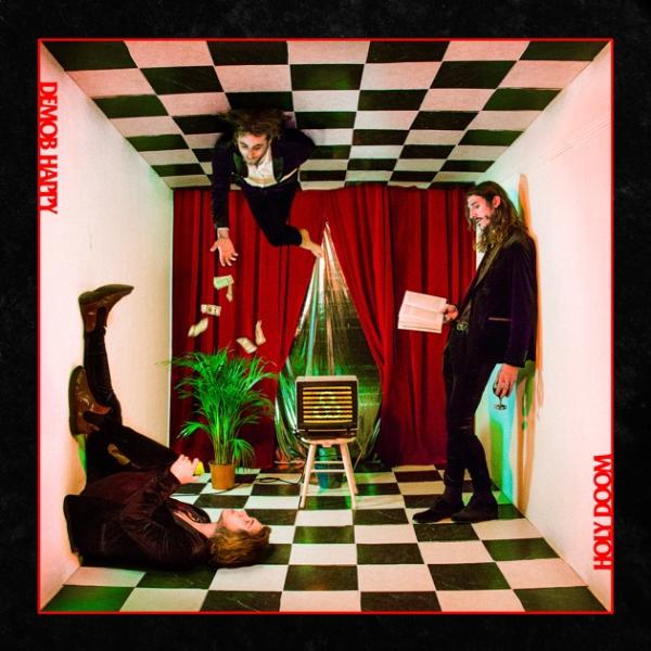 Albumhoes: Holy Doom