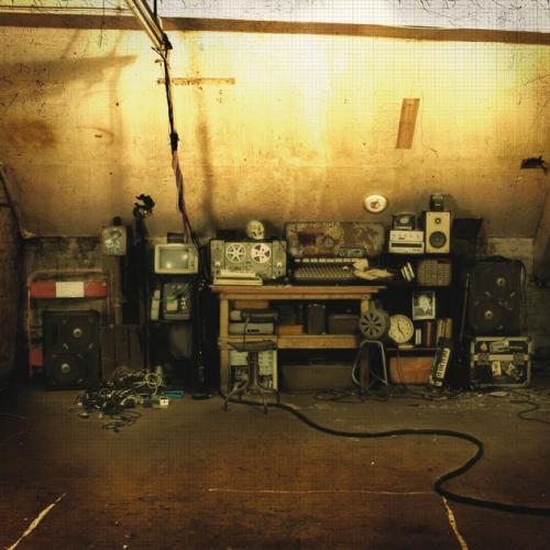 Albumhoes: Roots Rock Riot van Skindred