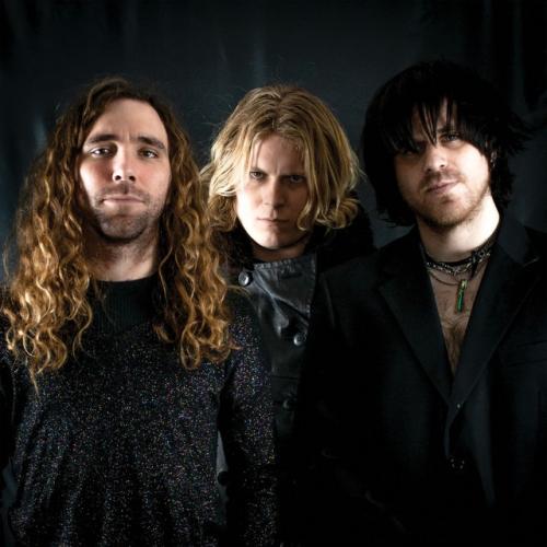 Albumhoes: III van Fuzz