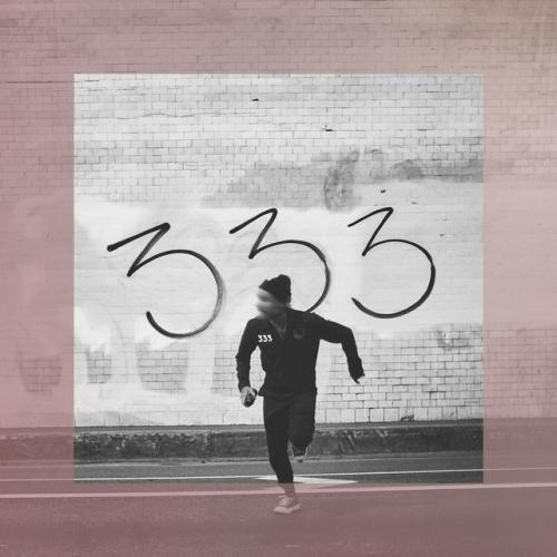 Albumhoes: STRENGTH IN NUMB333RS van FEVER 333